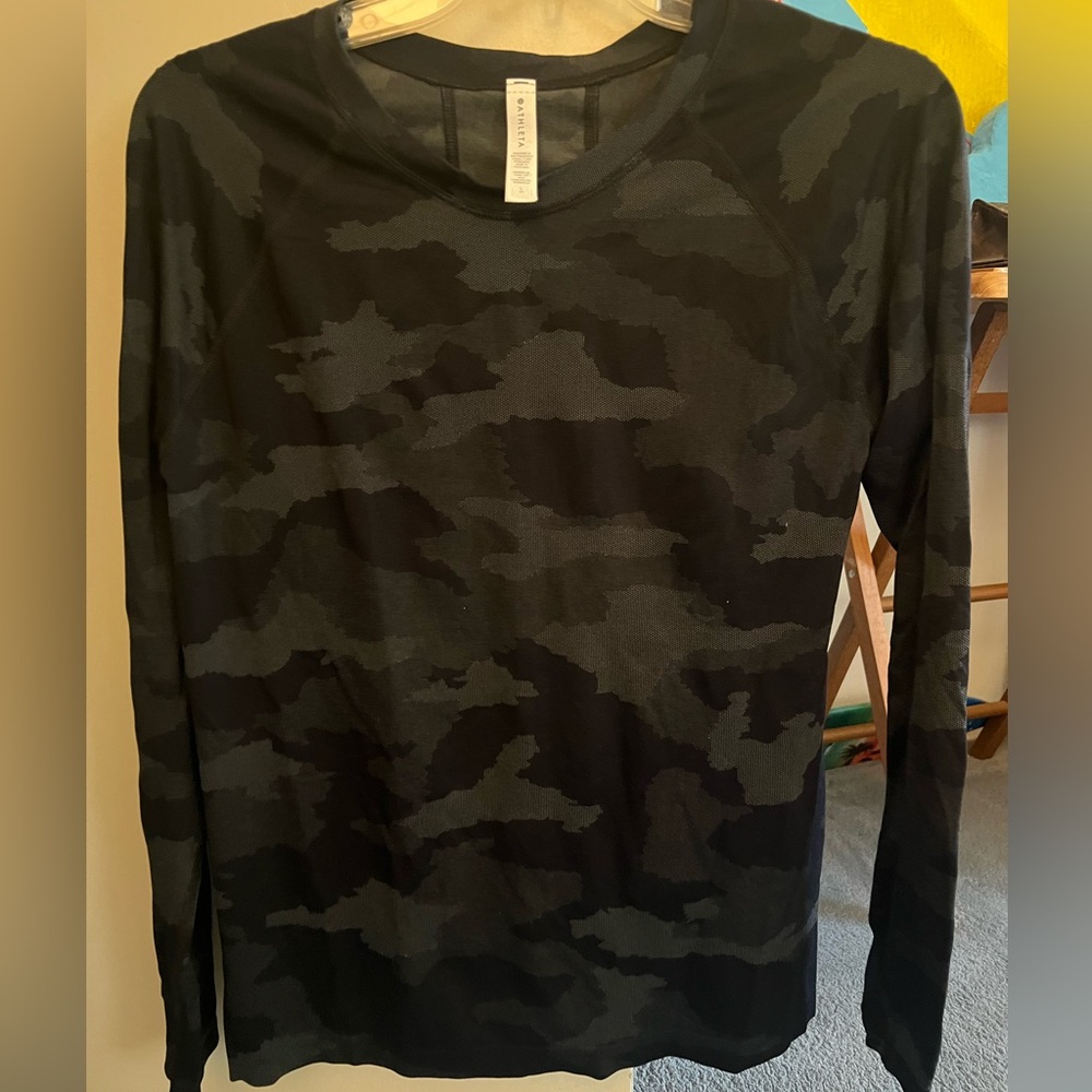 Athleta Camo Long Sleeve - like new, worn once!
